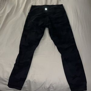 LULULEMON black camo wunder under leggings